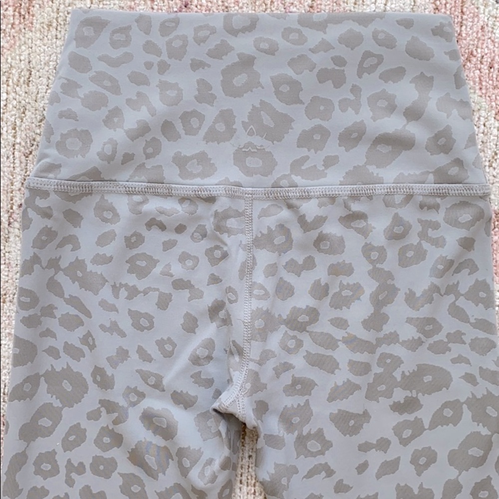 SOLD❌❌❌Beyond Yoga Jacquard Leopard High Rise Legging - Picture 7 of 7